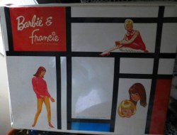 BARBIE & FRANCIE 1965 HUGE DOLLHOUSE DOLL CASE 18X14'', POCKETS